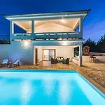 Villa Villa More *