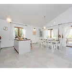 Villa More Villa *