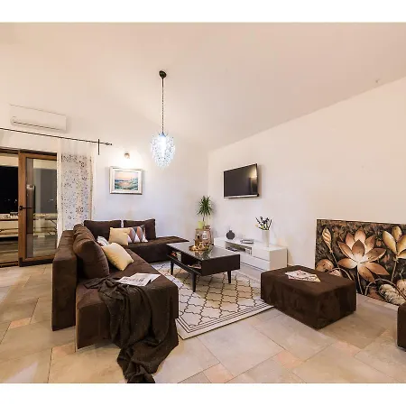 Vila Villa More *